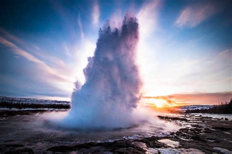 What’s the difference between Geysir in Iceland and Old faithful in ...