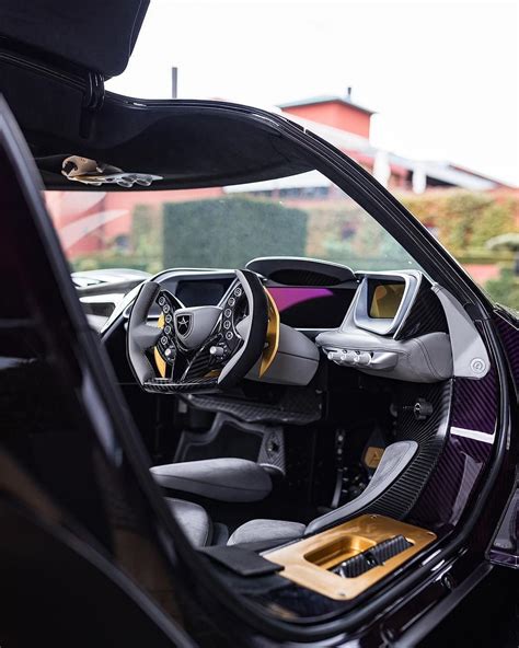 GT Speed di Instagram "Intensa Emozione interior! Photo by ...