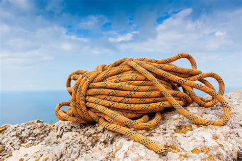 The 9 Best Climbing Ropes (2024 Buying Guide)