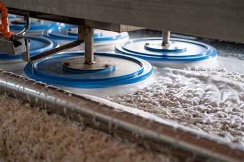 Steps of washing carpets in carpet washing - Tehran Times