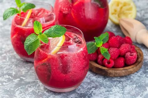 Low Calorie Sparkling Ice and Baking Soda Drink for Weight Loss