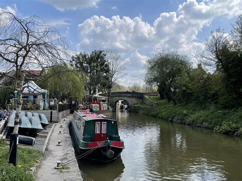 Walk The Kennet And Avon Canal From Bath Spa To Bradford On Avon ...