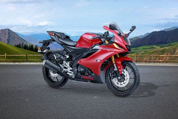 Yamaha R15 V4 Metallic Red Price, Images, Mileage, Specs & Features