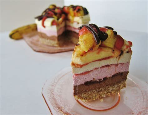 Raw Banana Split Cake | Fragrant Vanilla Cake