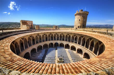 Le Château Bellver - Majorque - Arrivalguides.com