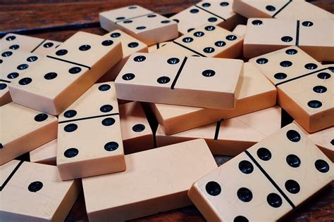 The Art of Playing Dominoes | Saout Radio