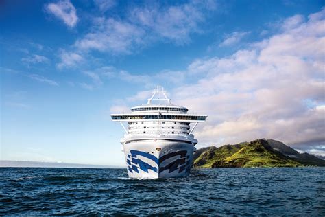 10 Best Hawaiian Island Cruises, From Adventurous Expeditions to Luxury ...