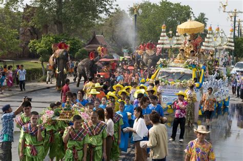 Songkran Festival, Traditions New & Old - Thailand Insider