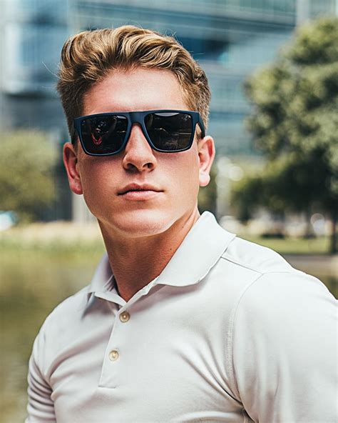 6 Tips for Choosing the Best Sunglasses for Big Heads | Mens sunglasses ...