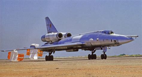 Tupolev Tu-22 'Blinder' — avionslegendaires.net