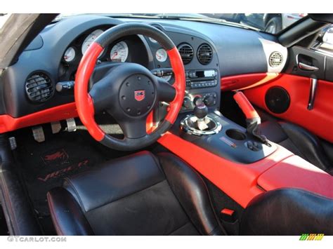 Black/Red Interior 2004 Dodge Viper SRT-10 Photo #59572209 | GTCarLot.com