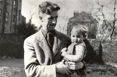 30 Interesting And Fun Facts About George Orwell - Tons Of Facts