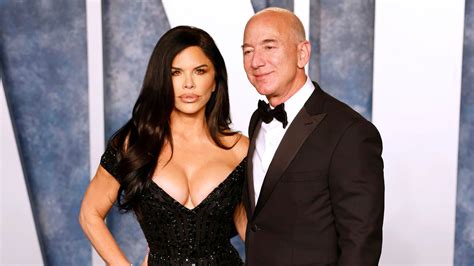 Jeff Bezos' fiancée Lauren Sánchez reveals his surprise response to ...