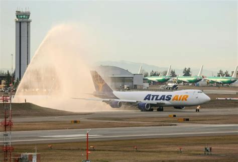 Boeing 747 cargo plane makes emergency landing in Miami