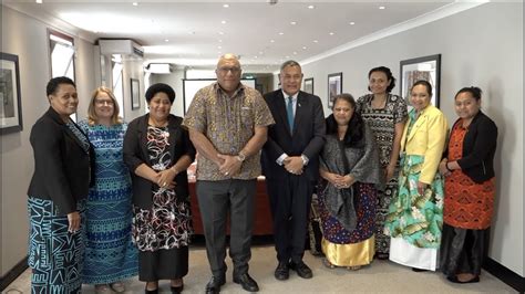 Fijian President receives a briefing from Fiji's High Commissioner to ...