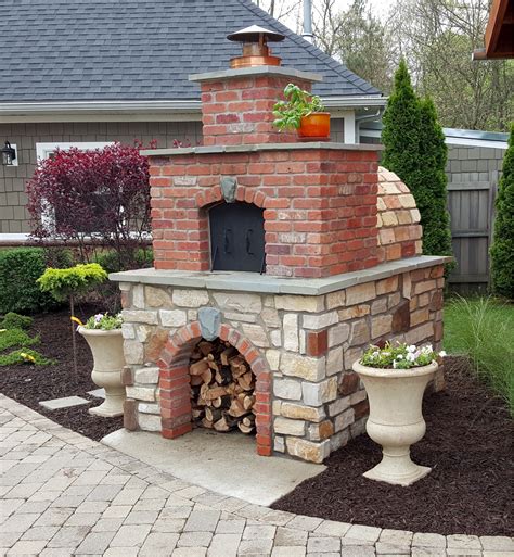 DIY Wood-Fired Outdoor Brick Pizza Ovens Are Not Only Easy to Build ...