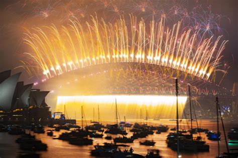 New Year’s Eve 2023 LIVE updates: Australia awaits Sydney fireworks ...