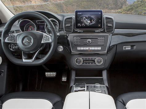 2016 Mercedes-Benz GLE300d Review - CarsDirect