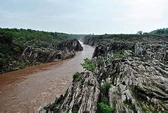 Dhuandhar Falls - Wikipedia