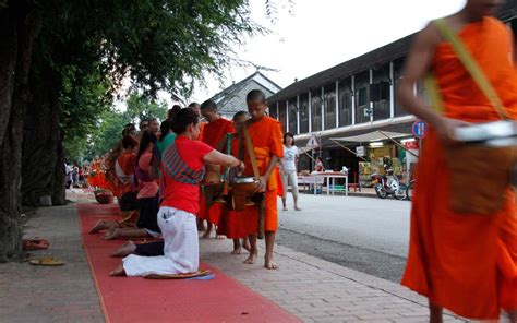 Alms – Giving Ceremony: all things to know