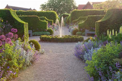 Gardens to visit: Arundel Castle - The English Garden