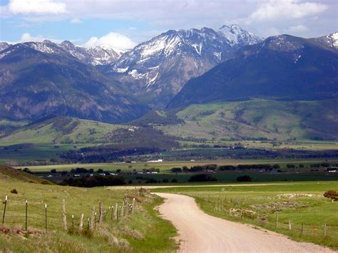 Paradise Valley Montana | Paradise valley montana, Montana mountains ...