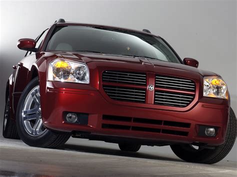 2005 Dodge Magnum RT Specs, Speed & Engine Review