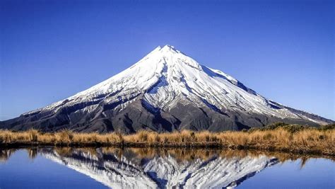 Mount Taranaki volcano in New Zealand likely to erupt | Herald Sun