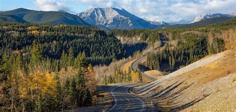 5 Alberta Small Towns That Explode With Colour Every Autumn - St ...