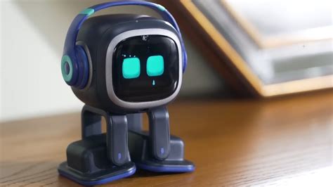 EMO Robot Review: Your Friendly AI Pet Robot [2025] - YouTube