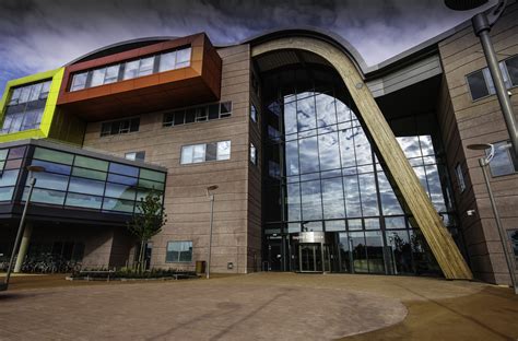 Alder Hey Children's Hospital - Hardscape