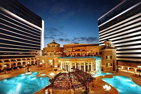 Reno's Peppermill Hotel Brings Luxurious Amenities to Its Classic Name