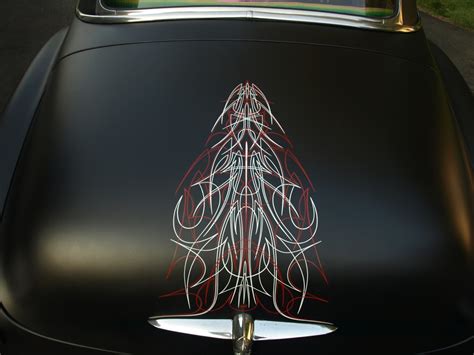 Examining The Beauty Of Classic Car Pinstriping - Carole Nash