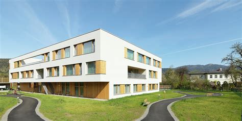 Nursing and Retirement Home / Dietger Wissounig Architekten | ArchDaily