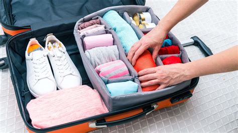 The Best Ways to Pack a Suitcase | Lifehacker