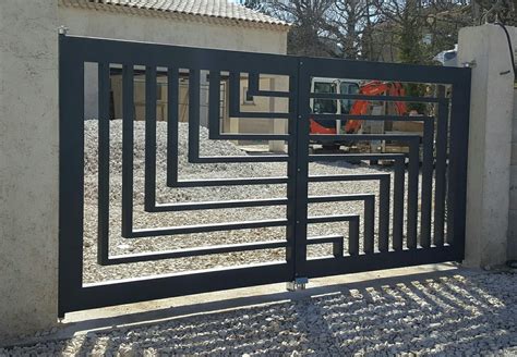 Portail en métal réalisé par METALINKS | Modern main gate designs, Gate ...