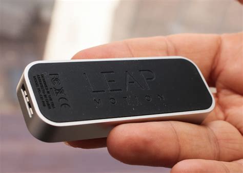 Diving into the Leap Motion Controller (pictures) - CNET