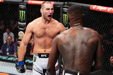 Sean Strickland shocks Israel Adesanya for title at UFC 293