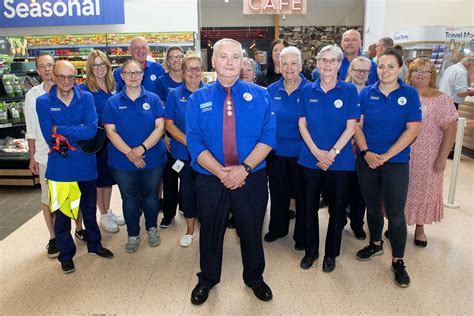 Newmarket Tesco legend David Ling retires after 44 years of service to ...