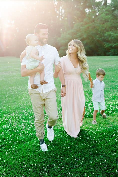 Family Pictures Outfit Ideas Summer