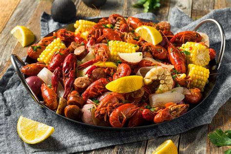 How to Make Crawfish Boil | Homemade Crawfish Boil