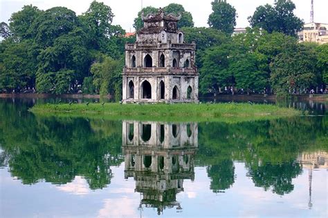 Hoan Kiem Lake - The heart of Ha Noi - hanoi online