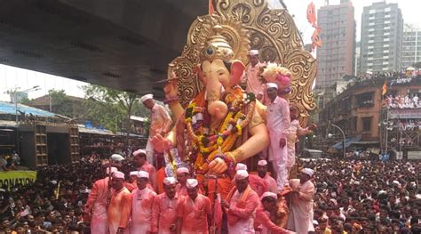 Ganpati immersions gather pace in south Mumbai: Check traffic ...