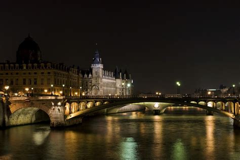 Paris: Paris at Night Wallpaper