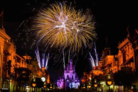 13 Photos of ‘Happy HalloWishes’ Fireworks from Mickey’s Not-So-Scary ...