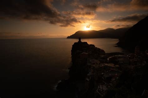 Golden sunset in Vernazza - ANTON GALITCH - Photography