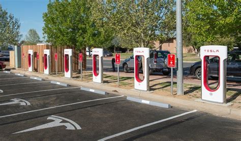 Tesla opens Supercharger stations in Goulburn and Wodonga | RenewEconomy