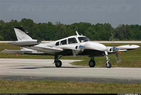 Cessna 310 - Untitled | Aviation Photo #1157279 | Airliners.net