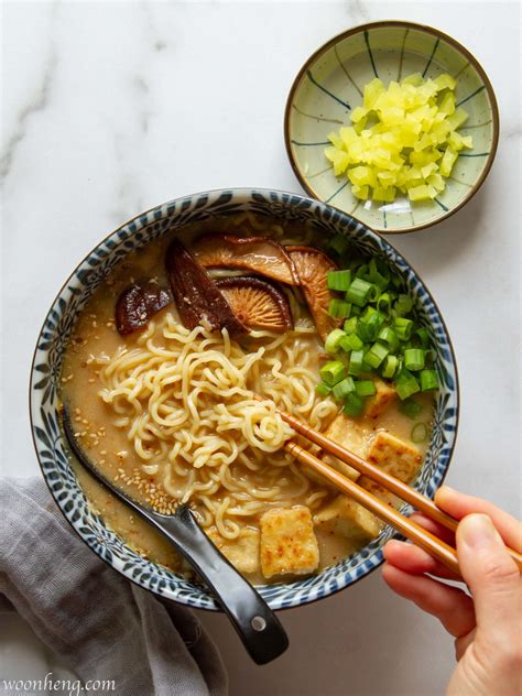 How to Make a Delicious Vegan Miso Ramen - WoonHeng