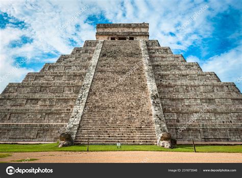 Castillo Temple Kukulkan Pyramid Chichen Itza Yucatan Mexico — Stock ...